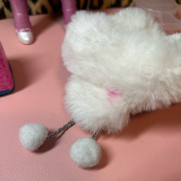 Lol OMG Icy Gurl Doll, Haircut, with tot and extra accessories - Picture 3 of 6